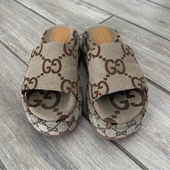 Gucci Monogram Platform Slides - Picture 1 of 8